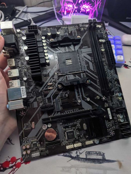 Материнська плата Gigabyte B450 S2H