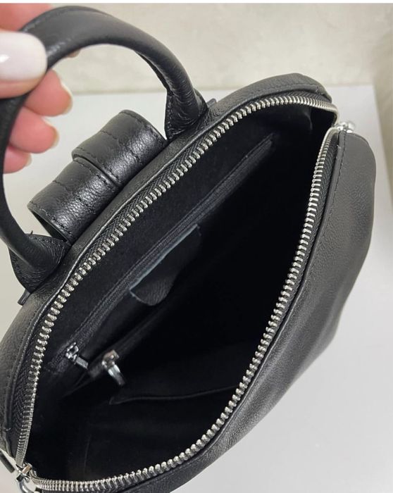 Жіночий шкіряний рюкзак в кольорах