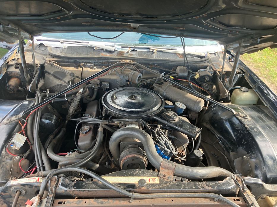Cadillac Fleetwood 75 (1970) – 9 os., 7.7 V8, automat