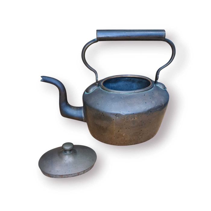 Chaleira Antiga em Cobre com Pega Elevada – 31 cm Alt. / 1,87 kg