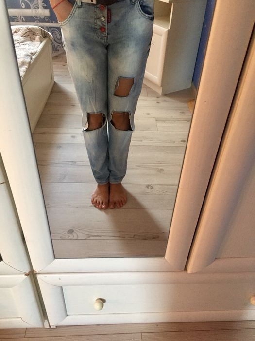 Джинсы рваные,летние