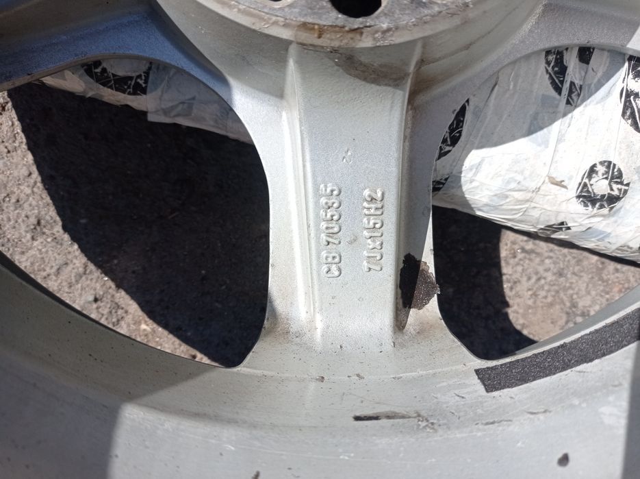 Продам титаны на БМВ размер 15.