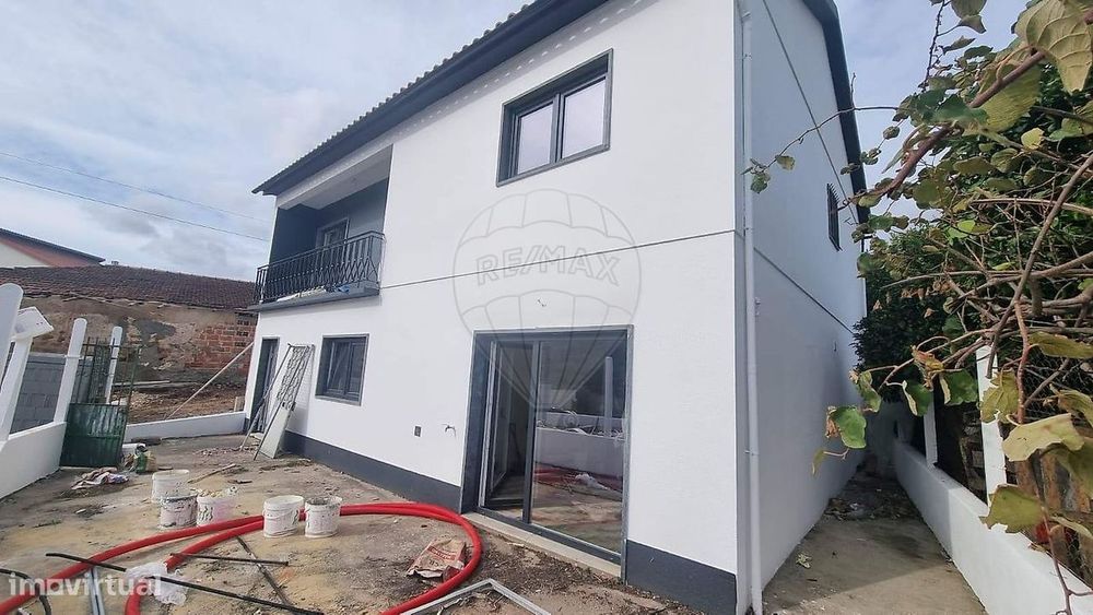 Moradia T5 para venda