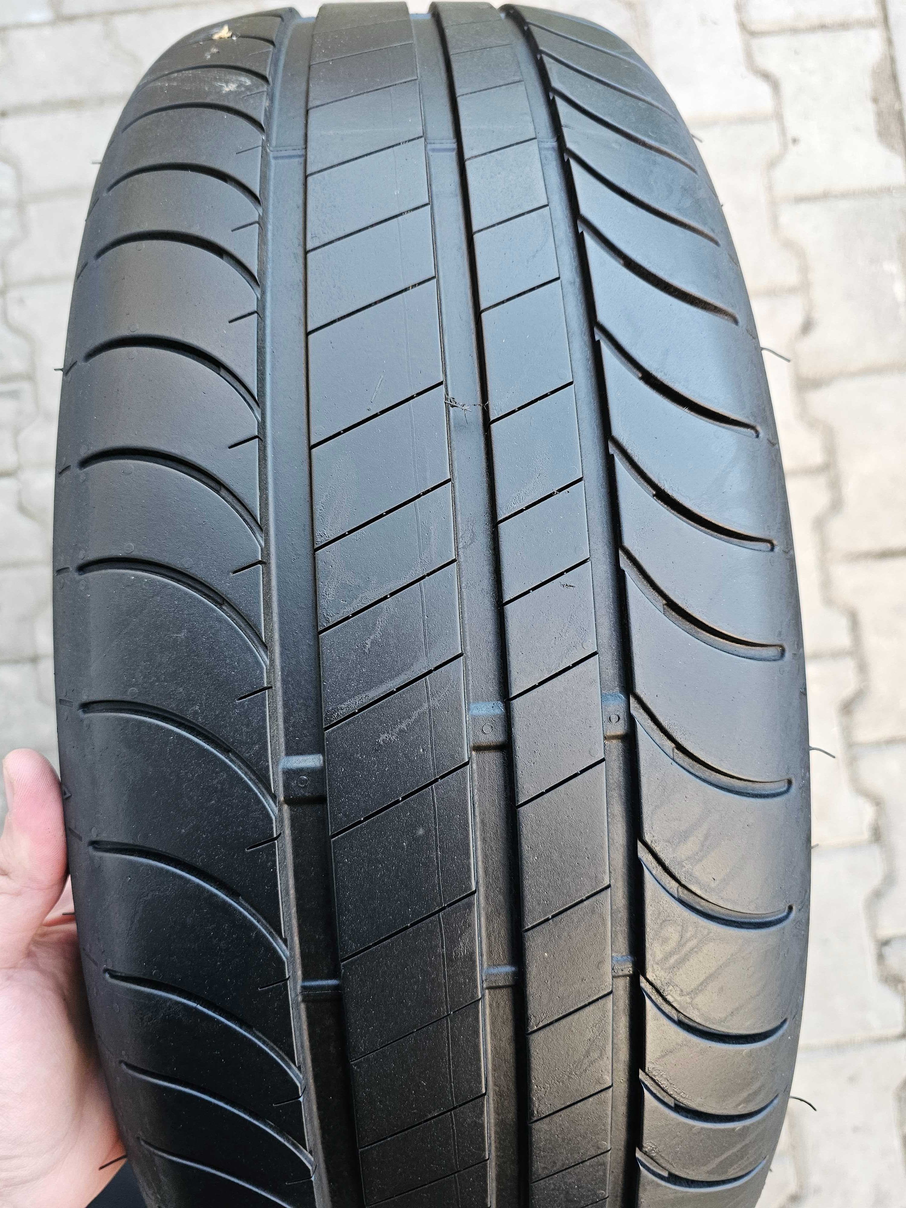 Lato Bridgestone 205/50 R19 6mm