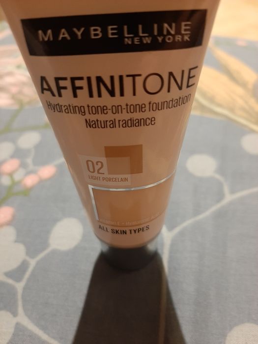Podkład Maybelline Affinitone 02