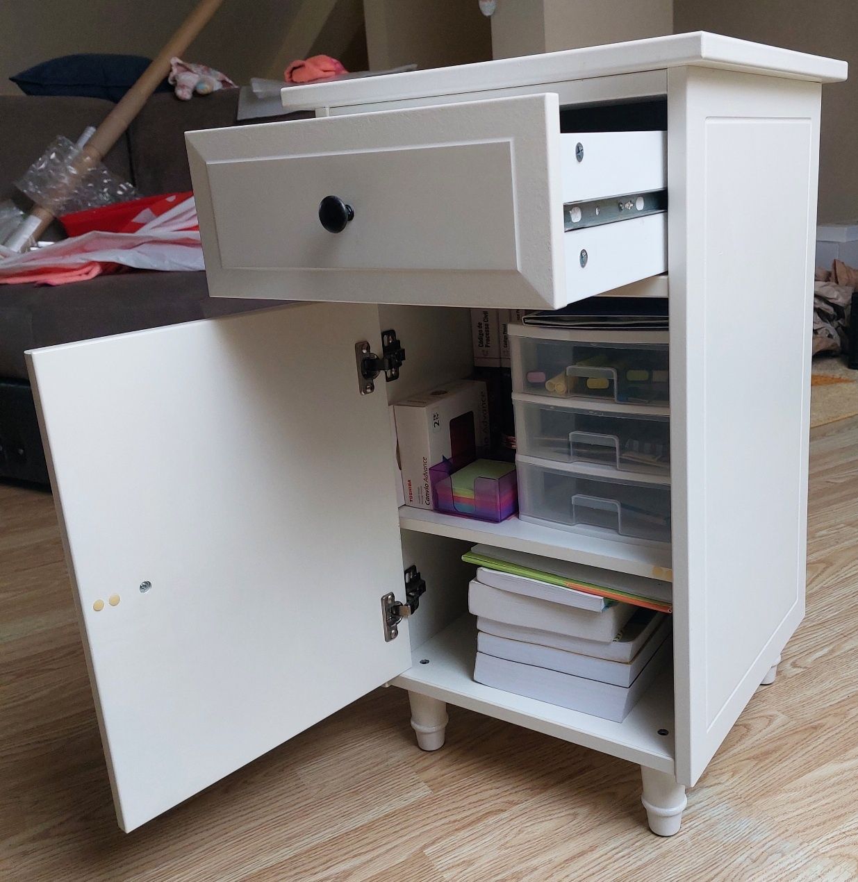 Mesa de cabeceira Ikea HEMNES