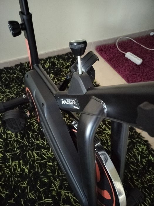 Bicicleta estática semi-profissional nova