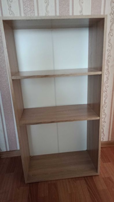 Шафа з поличками