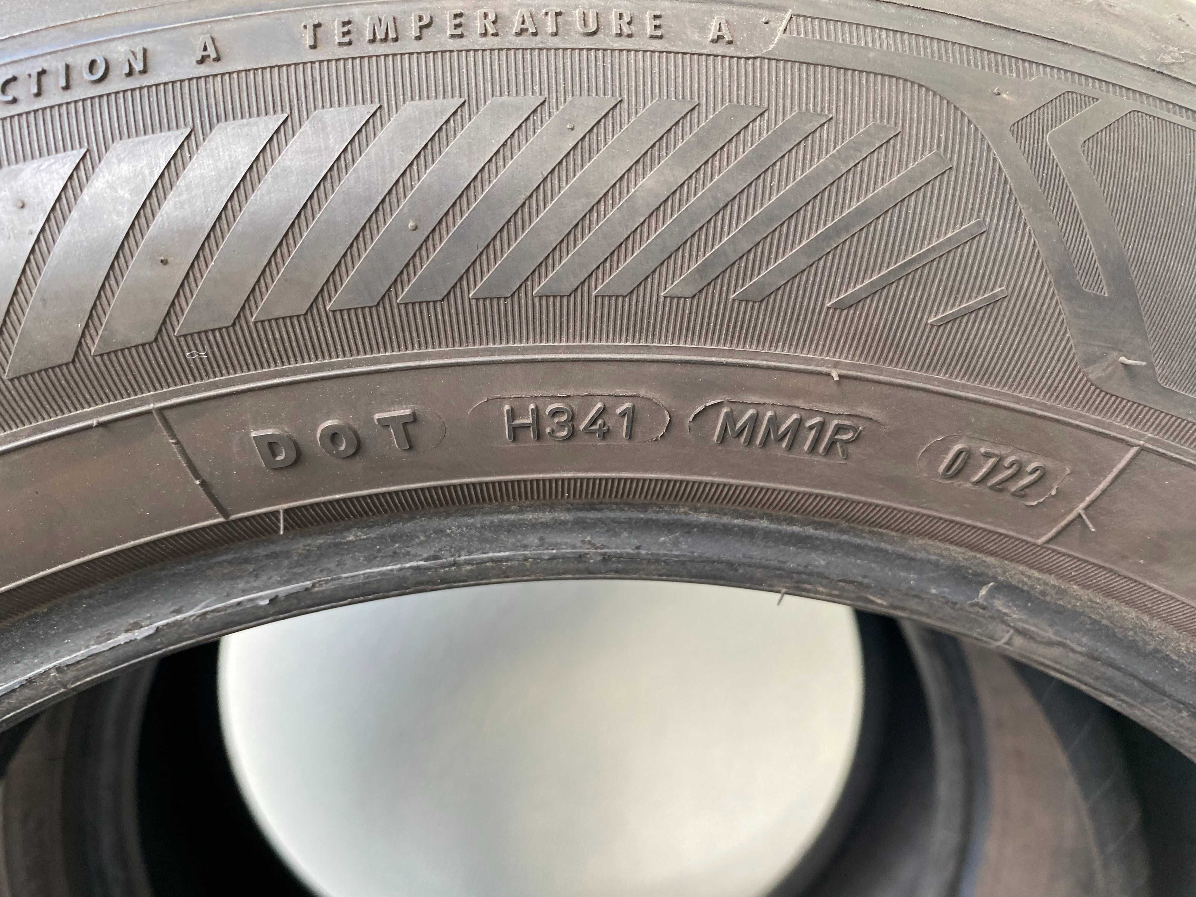 225/60R17 Goodyear EfficientGrip 2 SUV