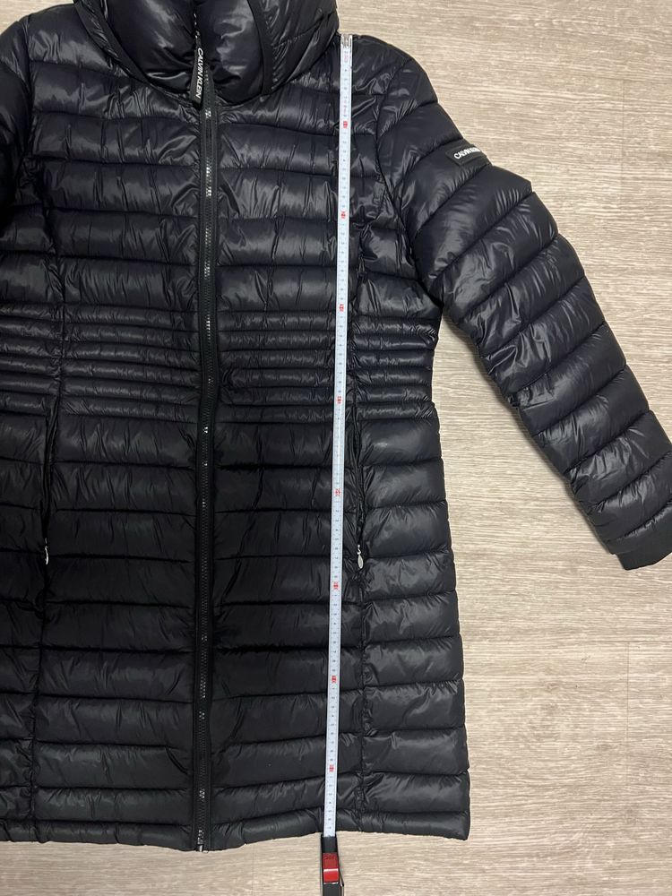 Продам довгу жіночу куртку Calvin klein