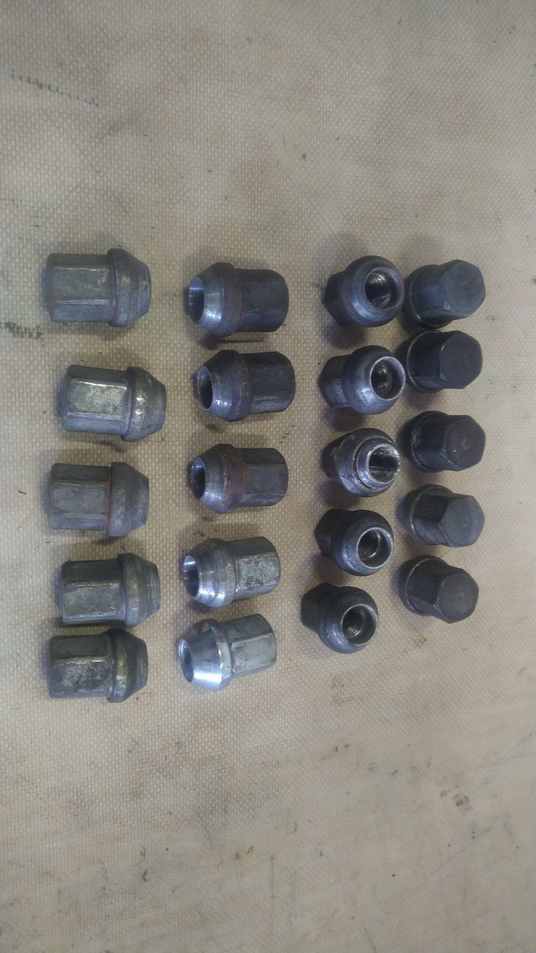 ) S-Max Mk2 śruby nakrętki kół Mondeo