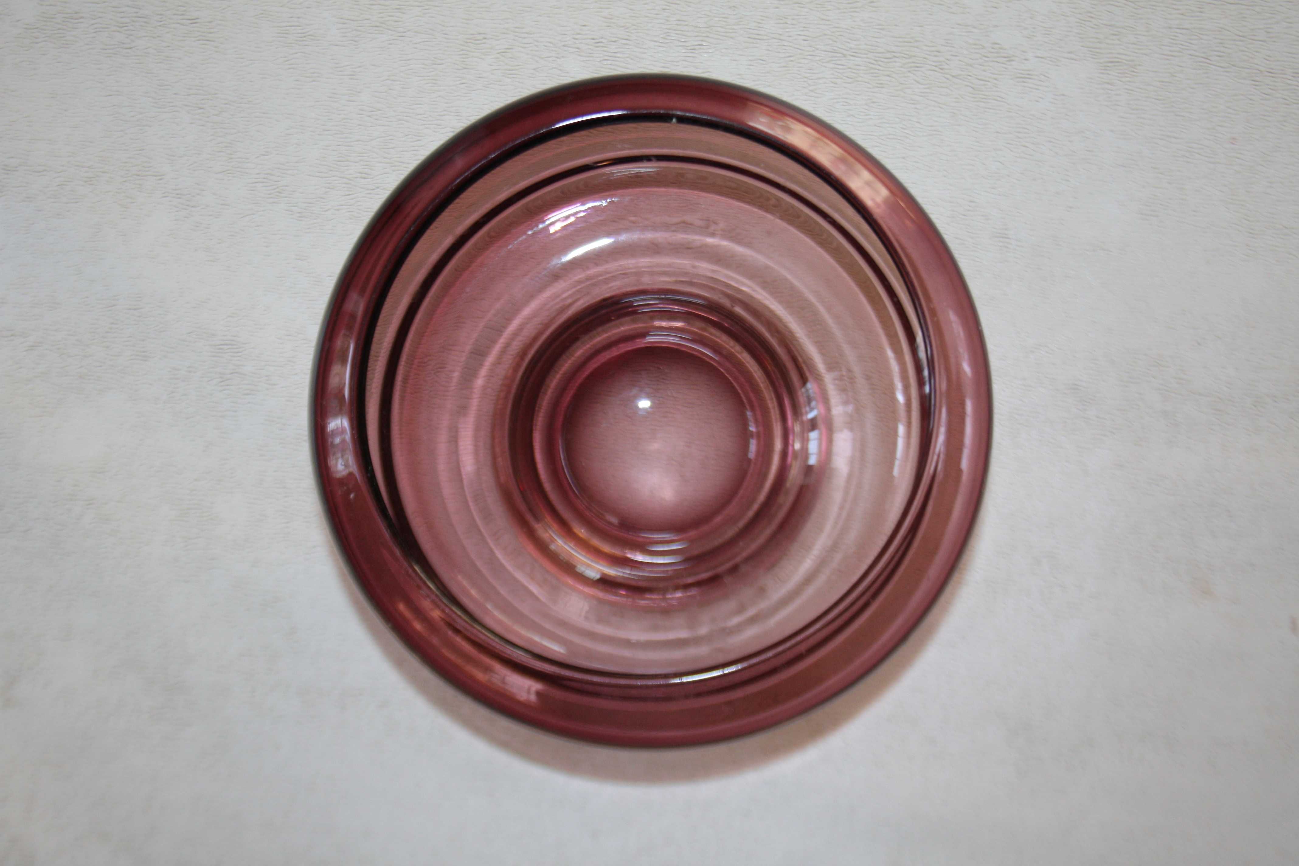 Конфетница (ваза) из марганцового стекла.