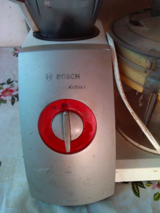 Продам кухонный комбайн BOSH на запчасти