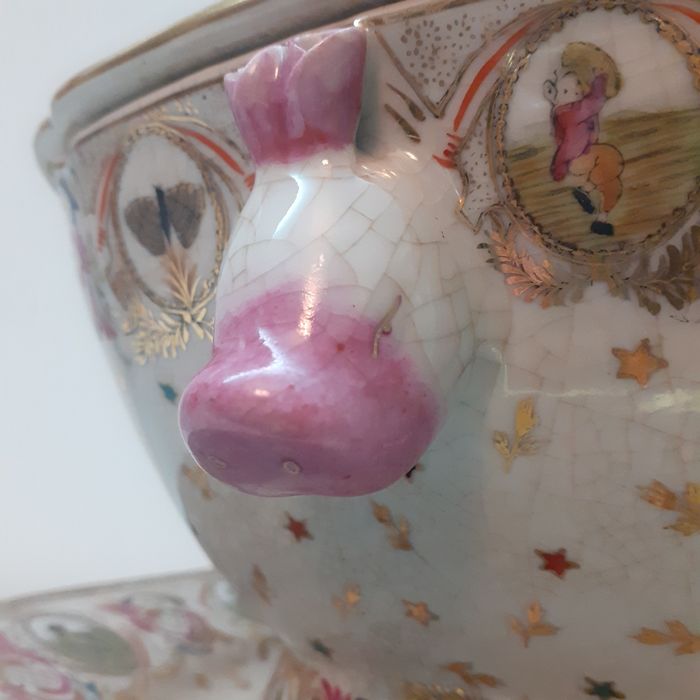 Terrina e Campainha de Mesa