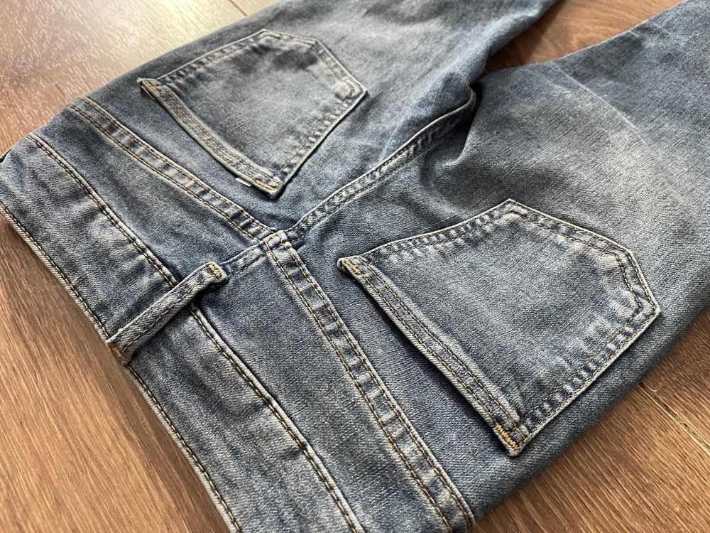 Spodnie jeansowe chłopięce H&M r. 98, dżinsy jeansy relaxed