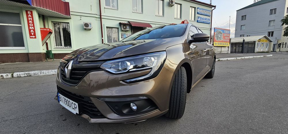 Офіційний Megane IV з автоматичною КПП