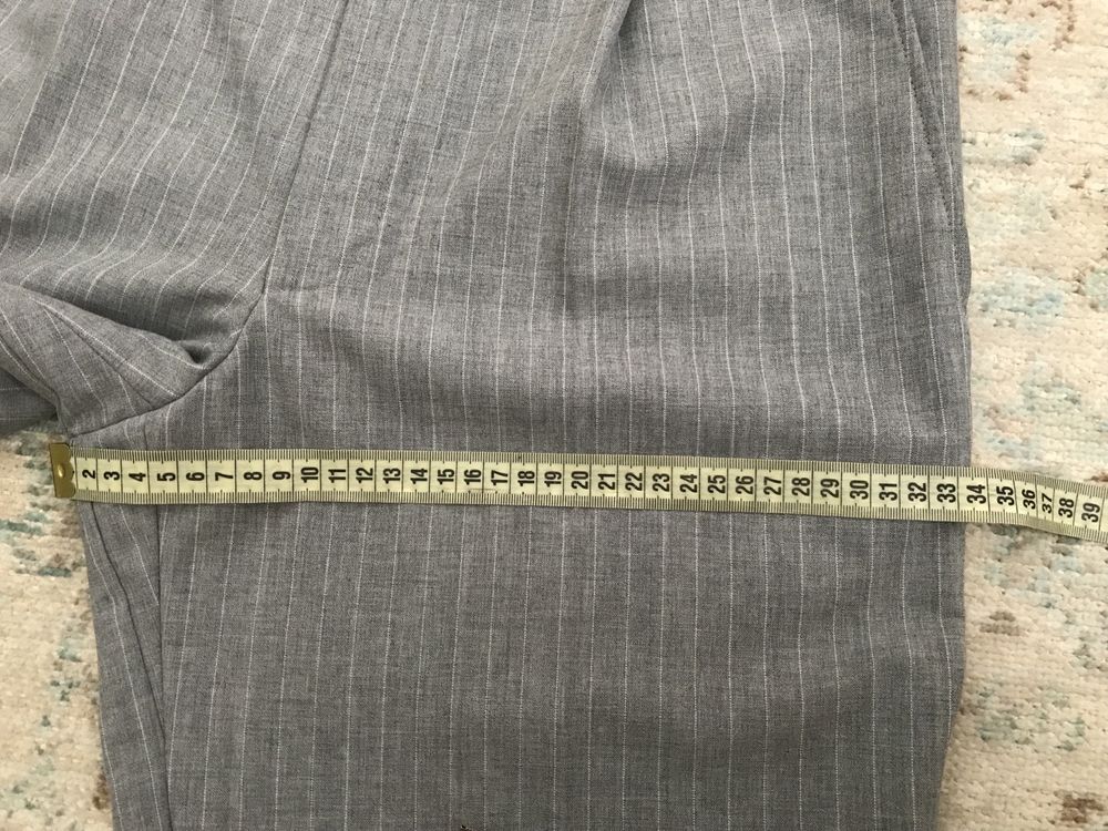 Брюки штани з защипами в смужку полосочку сірого бермуди чиноси широкі
