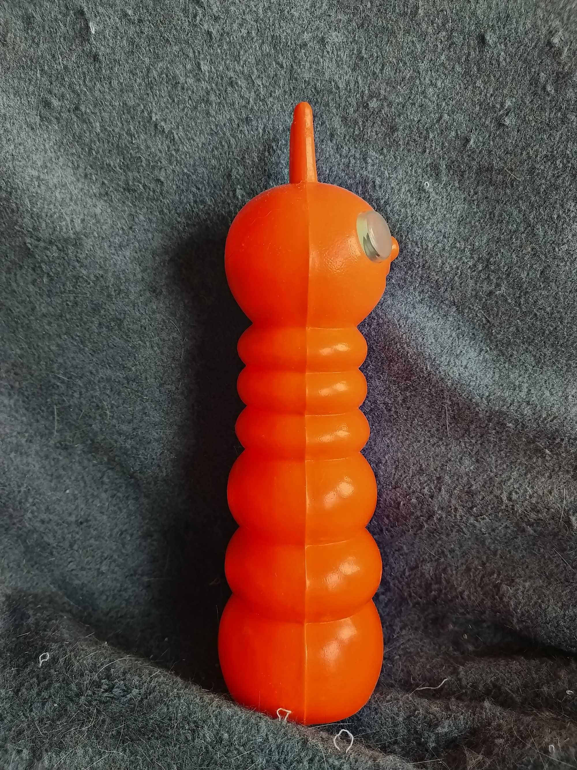 Zezolek, zabawka plastikowa, gąsienica PRL