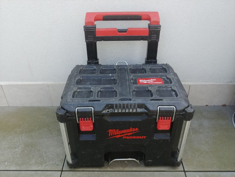 Skrzynia na kółkach milwauke packout