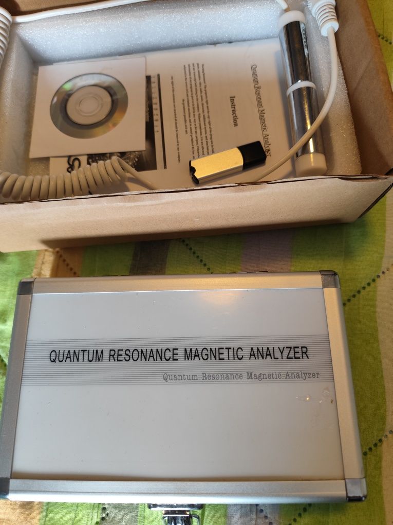 Quantum resonance magnetic analizer