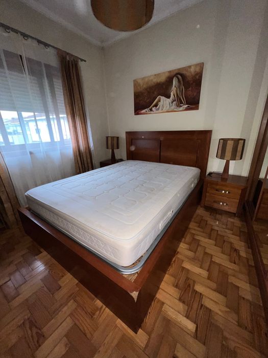 Quarto casal com  estrado elevatório