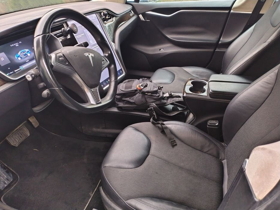 Tesla model S 2016