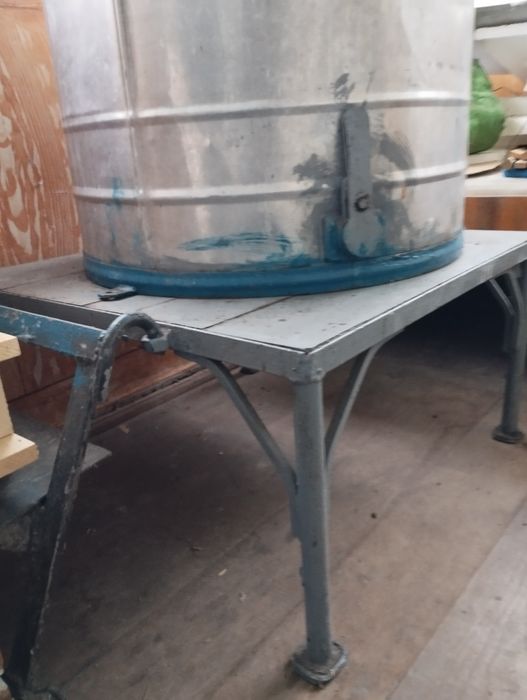 Медогонка б/у на 4 рамки