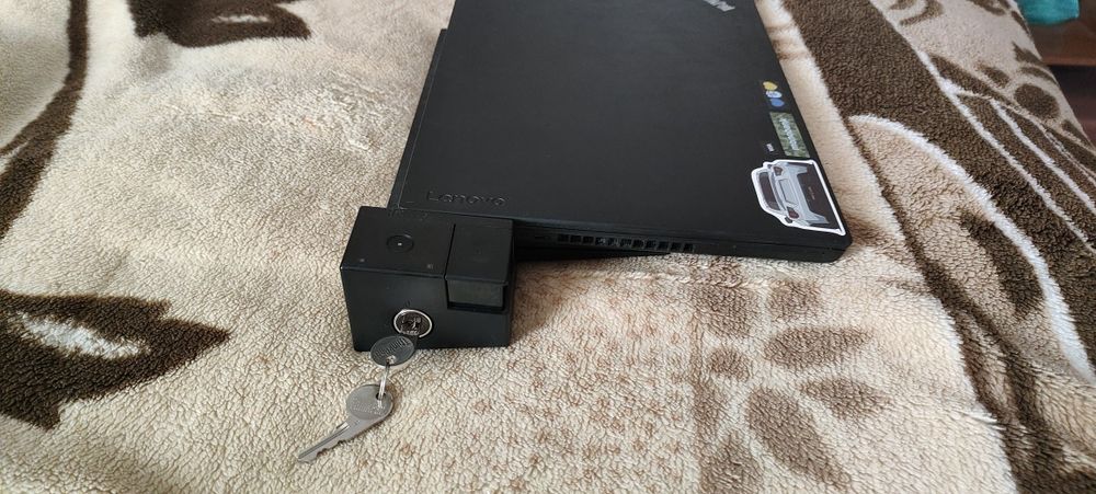 Продаю надёжный ноутбук Lenovo ThinkPad T470 в хорошем состоянии.

Отл