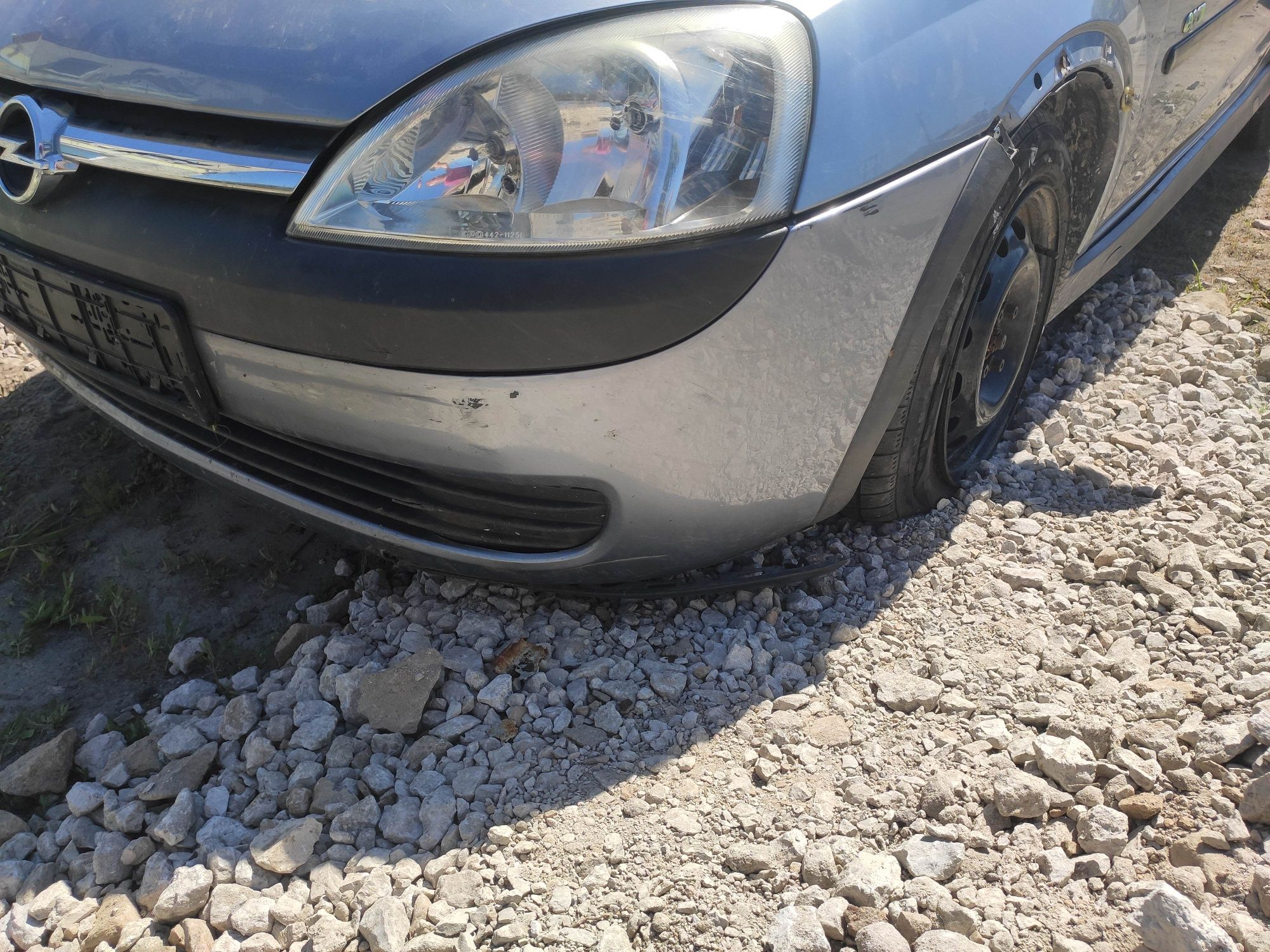 Opel Corsa c zderzak przód przedni Z163