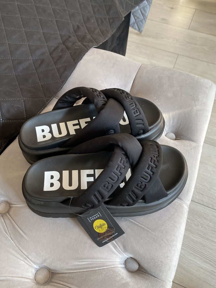 Klapki platforma Buffalo