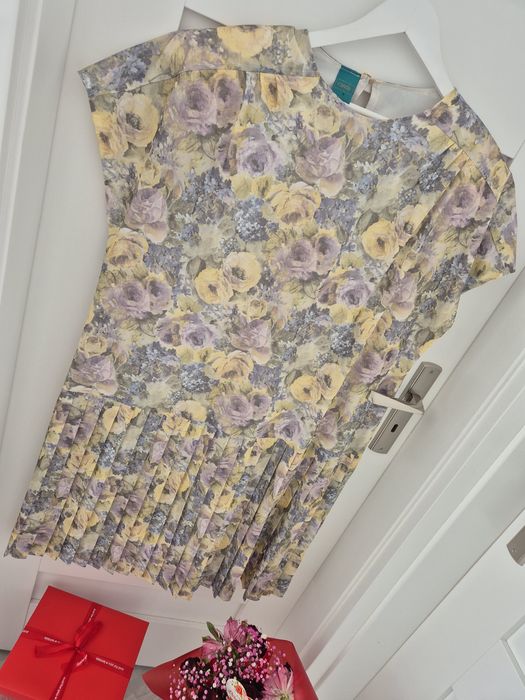 Elegancka wizytowa sukienka w kwiaty 46 na wesele na komunię