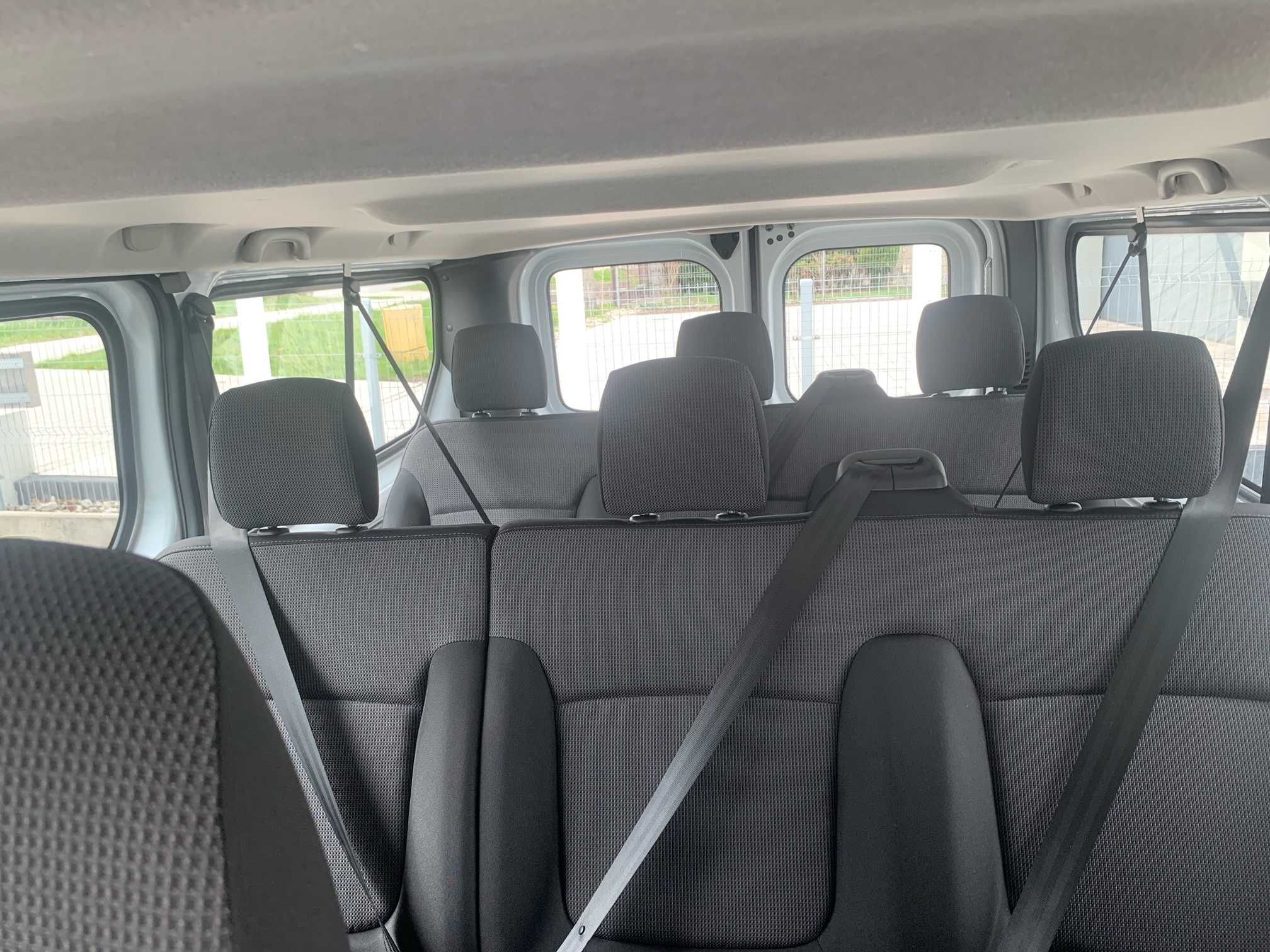 Wynajem Busów 9 Os. Renault Trafic 2.0 150km 23r. Wolne Terminy