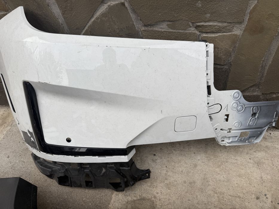BMW ix, бампер передний правая часть