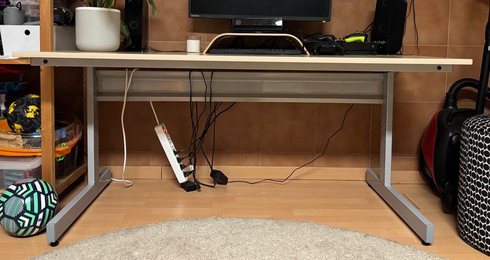 Secretária Pinho Ikea