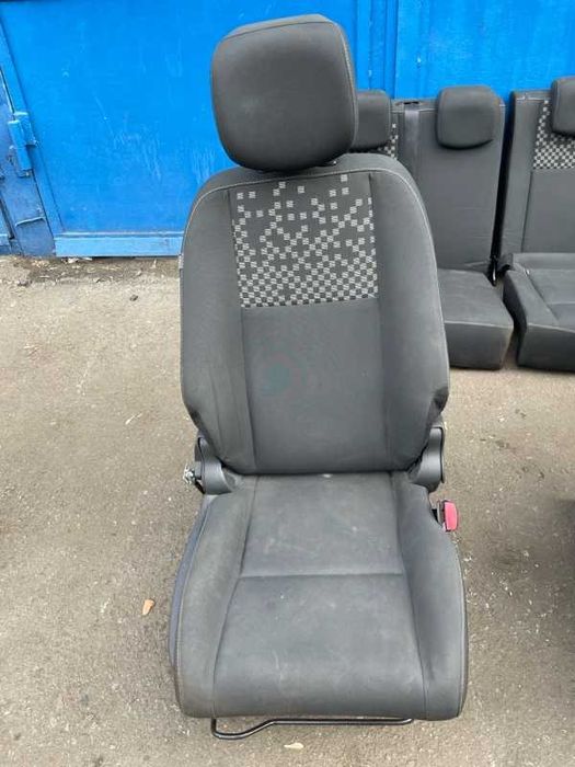Сиденья комплект Renault Megane 3 УНИВЕРСАЛ K9K636 2012