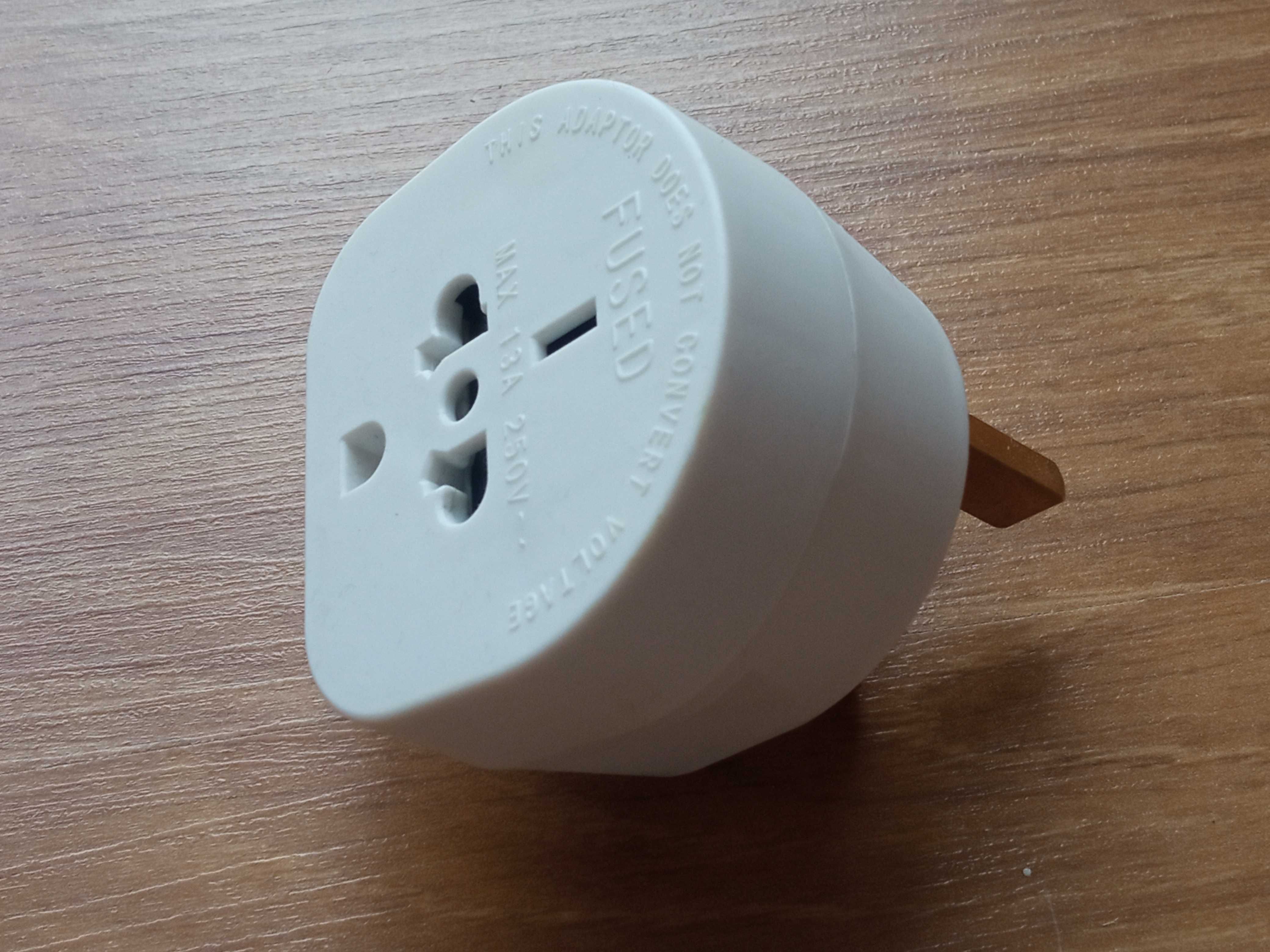 Adapter sieciowy UK przełączka do kontaktu Tesco 13A 250V