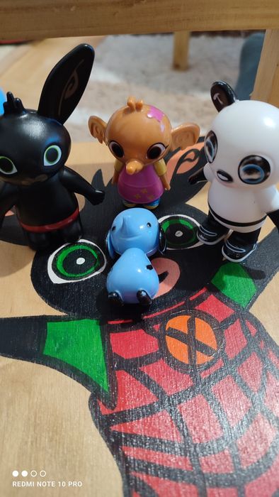 2w1 sklep Amy z  Binga z dużymi figurkami.