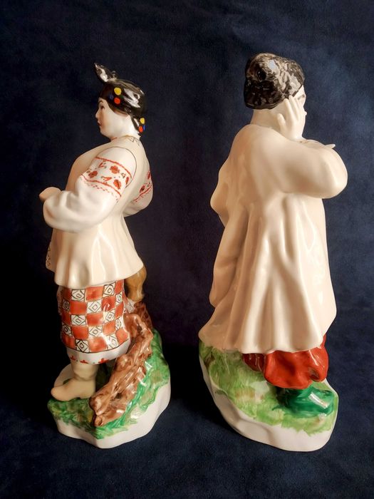 Пара статуеток Карась та Одарка