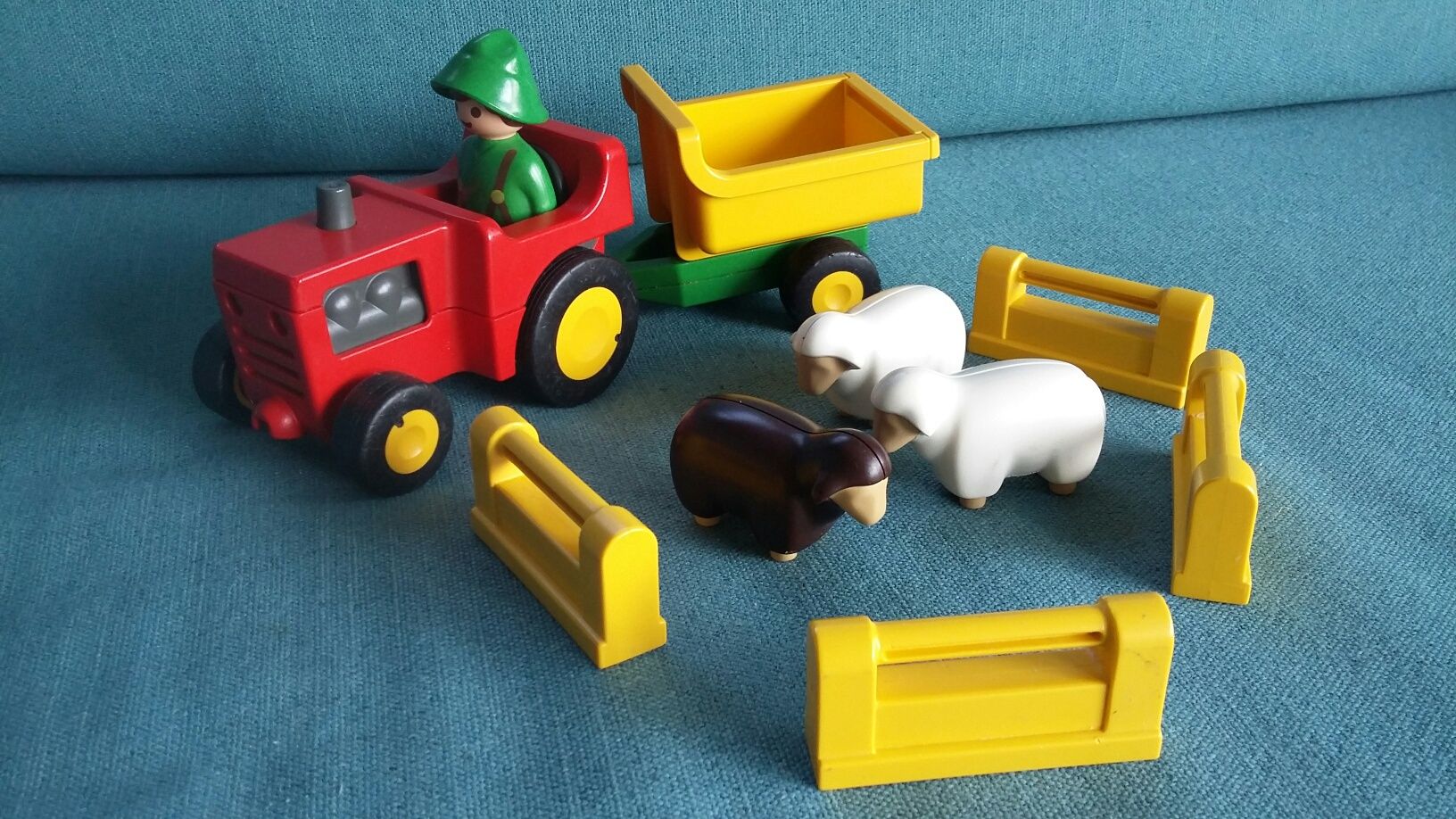 Zabawki PRL Playmobil wóz strażacki, traktor, farma