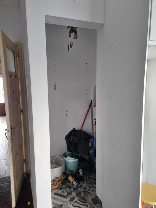 Campo de Ourique T2 prédio placa para remodelar