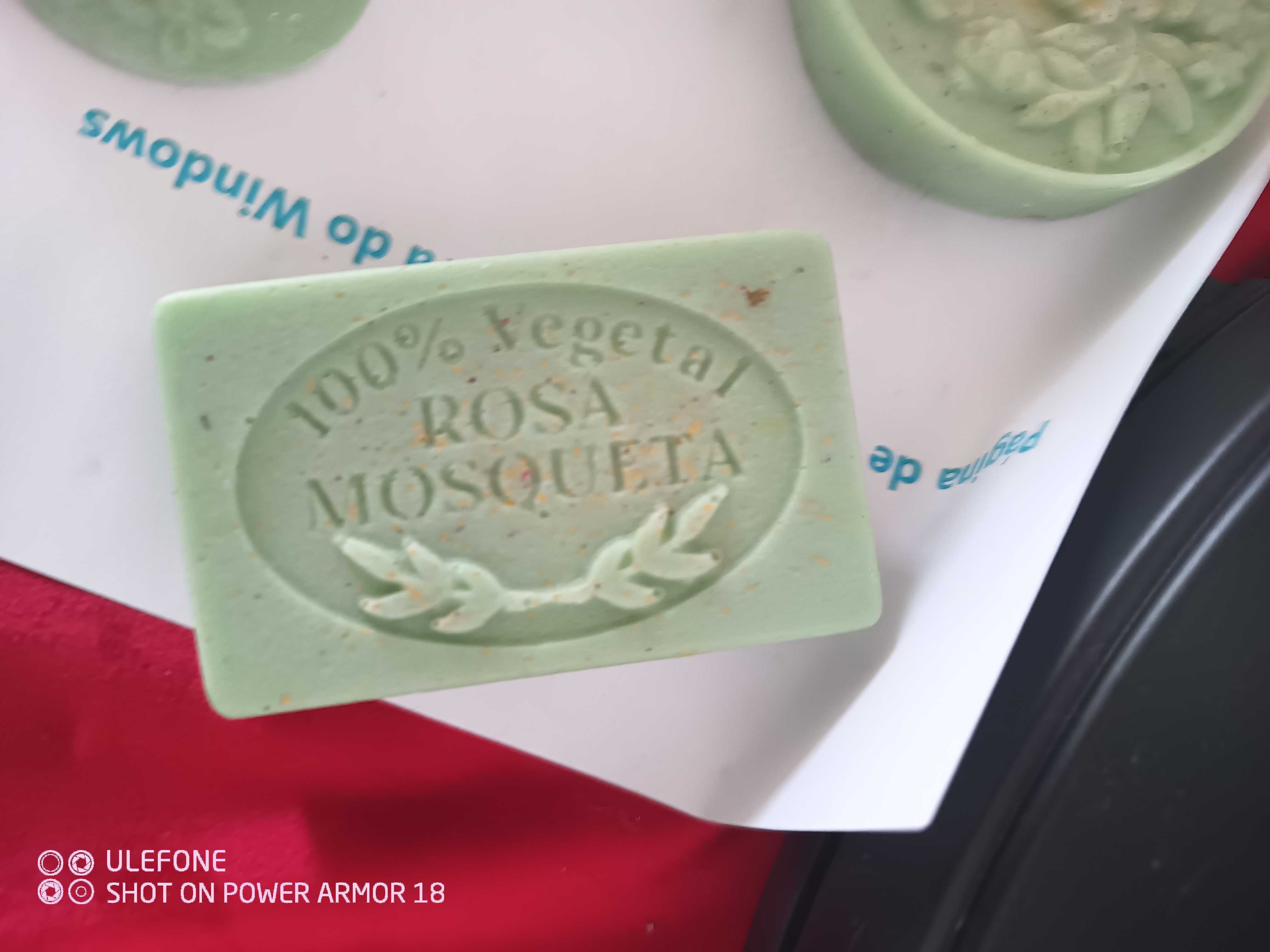 Sabonetes de Glicerina com pétalas de jardim  Santa  Barbara