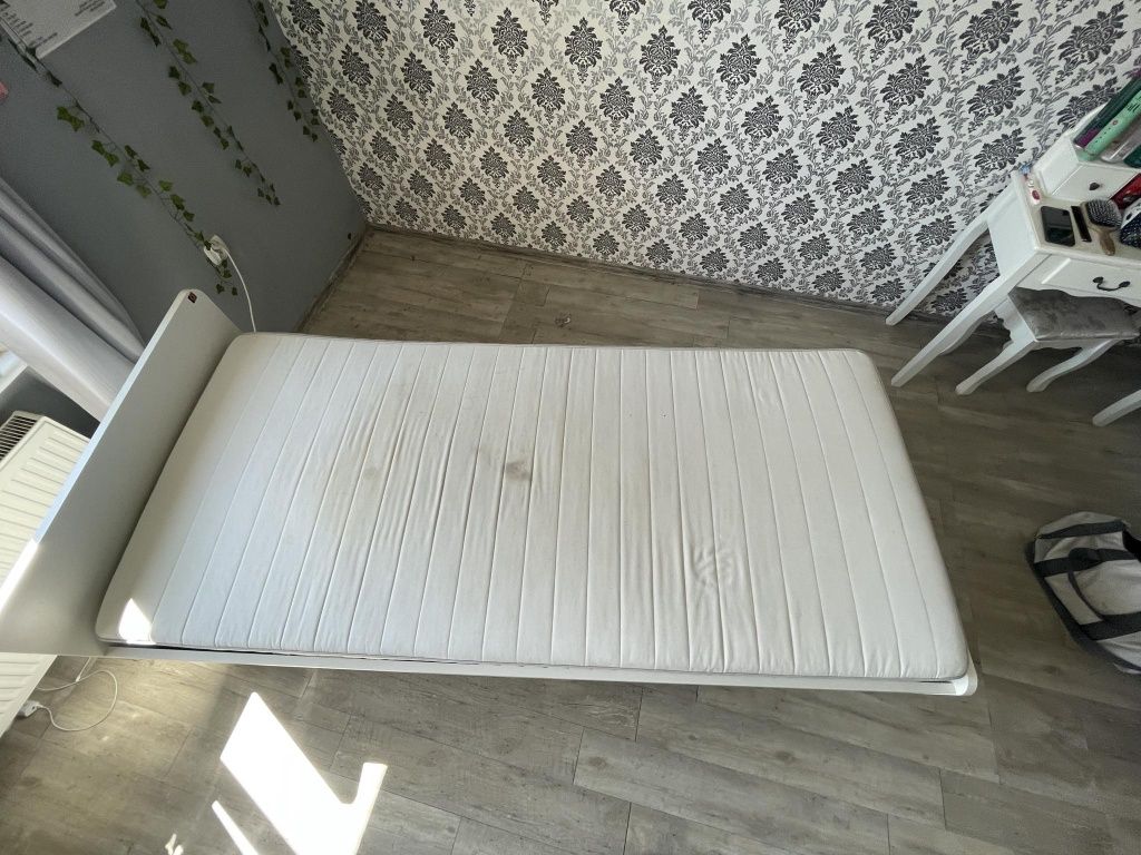 Łóżko ikea SLÄKT 90x200 z materacem