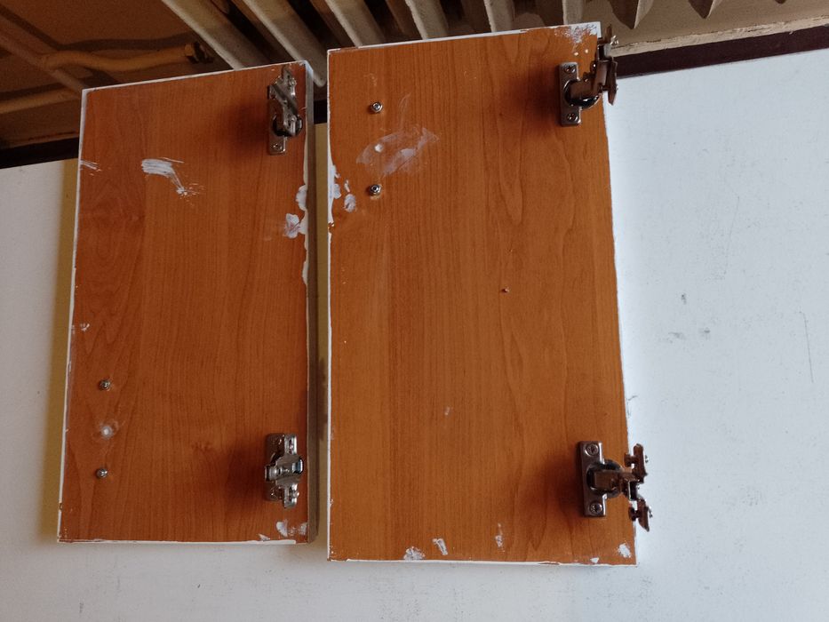 Szafka biała stojąca