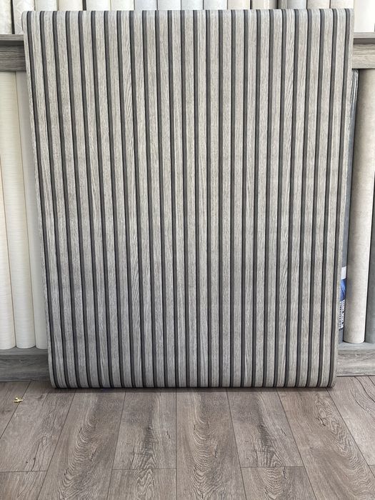 Шпалери. Метрові. Під декоративну рейку .