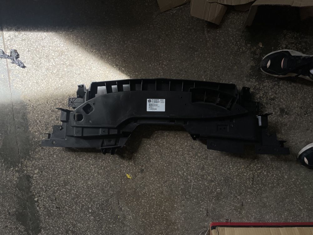 Крышка передней панели 2,4 JEEP CHEROKEE (KL), 2019 - 68437119AA