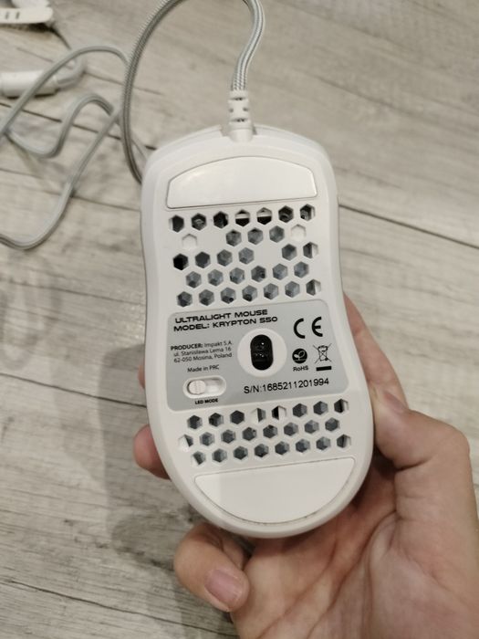 Myszka model 550 biała