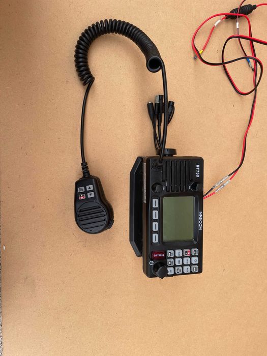 Radio VHF Navicom RT750