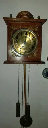 Stary duży zegar