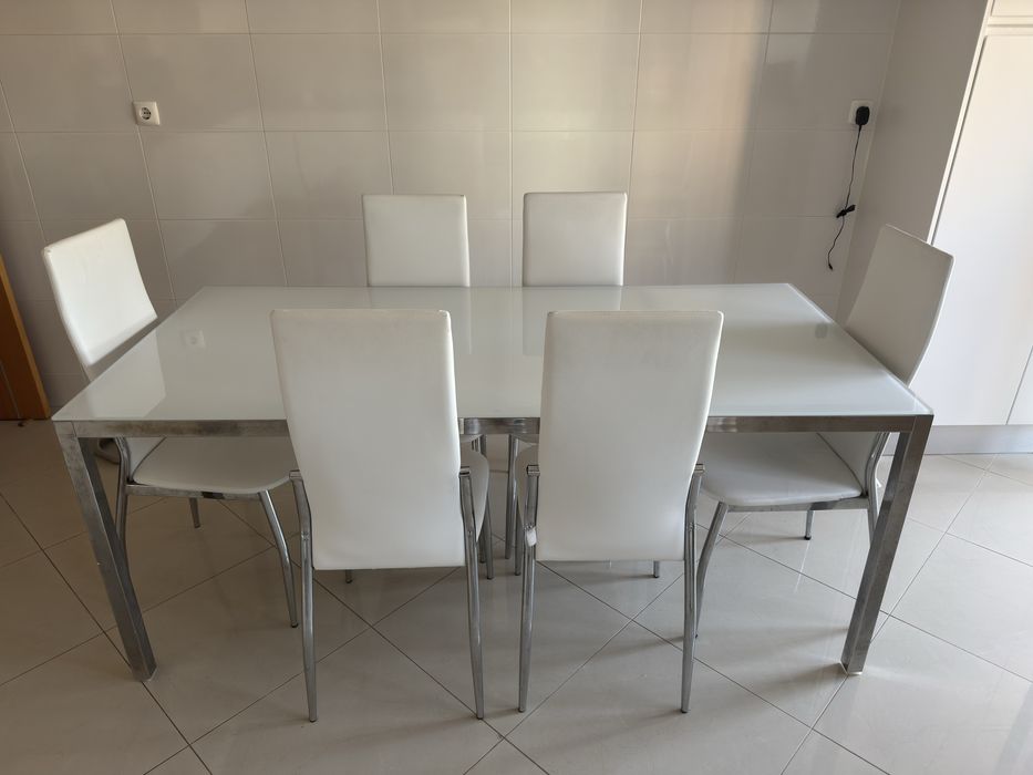 Mesa vidro cromado IKEA + 6 cadeiras