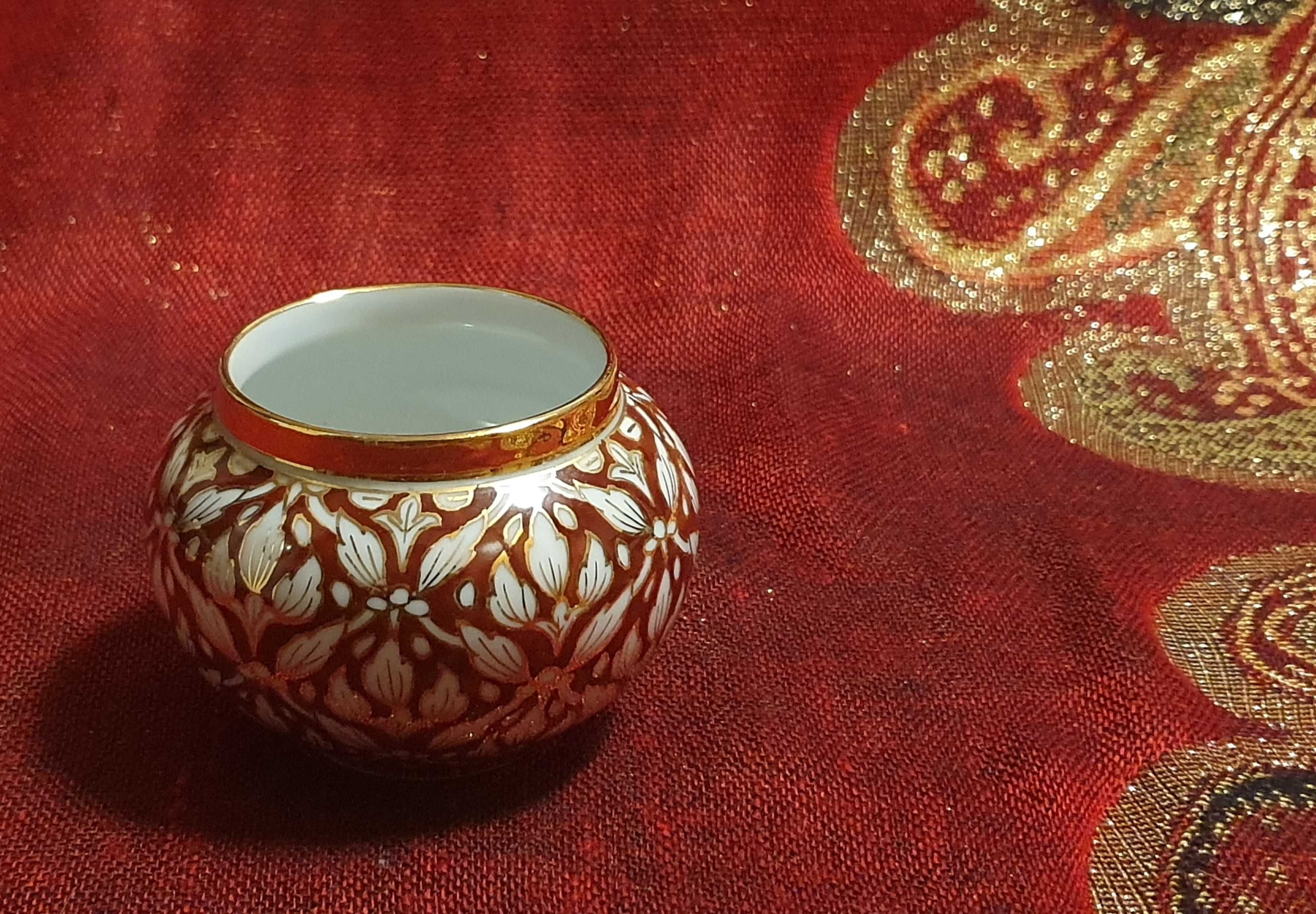 Tajska ceramika porcelanowa Benjarong. Słoiczek. Handmade.